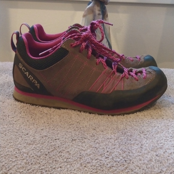 Scarpa Grey/Pink Crux Approach Shoes size 37 - Picture 8 of 13